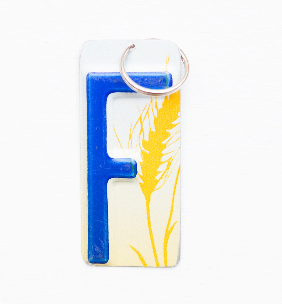 LETTER F KEY CHAIN - Unique Pl8z