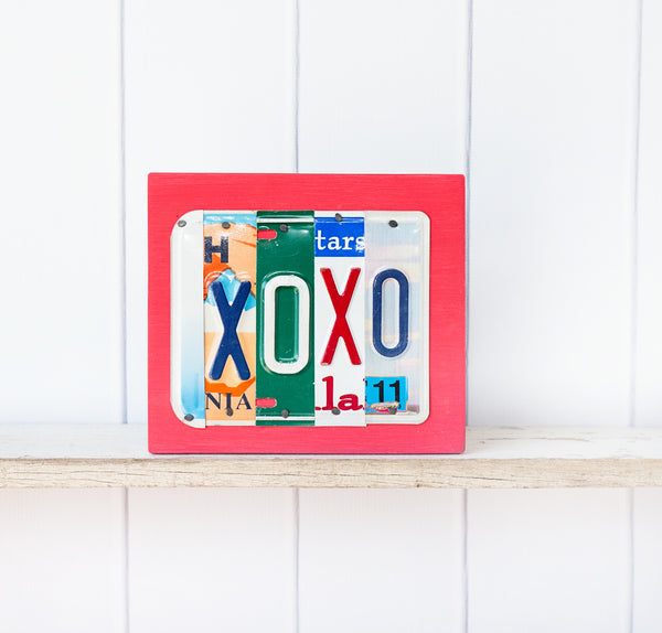 Hugs & Kisses - XOXO - Unique Pl8z