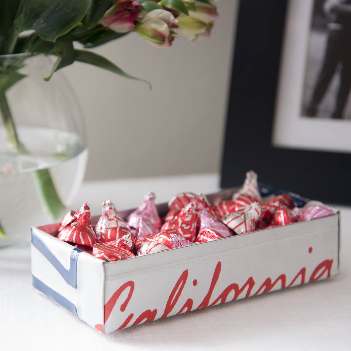 A LICENSE PLATE TRAY - Desk Organizer