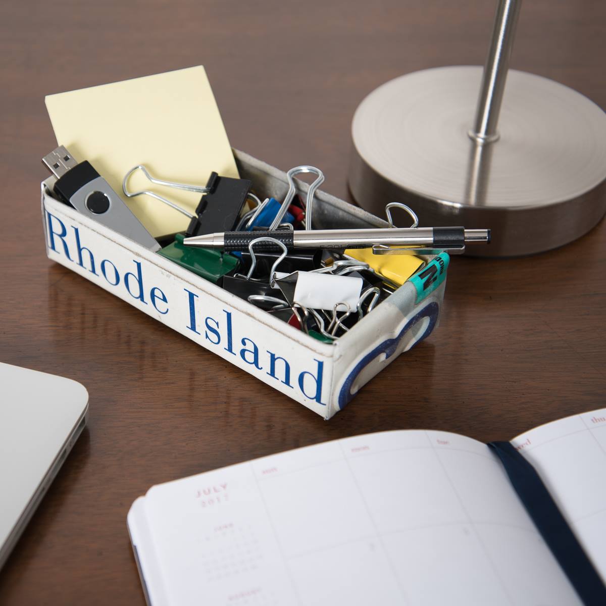 A LICENSE PLATE TRAY - Desk Organizer
