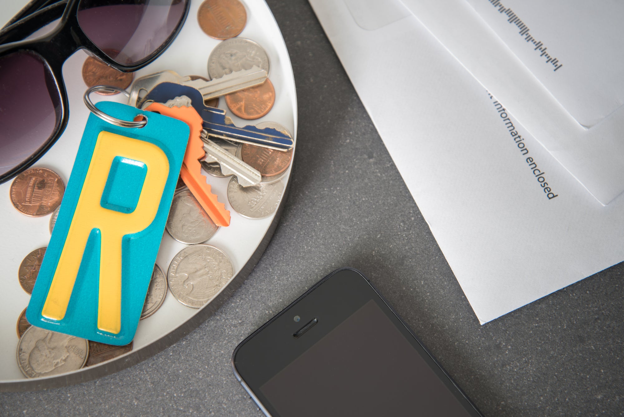 LETTER P KEY CHAIN - Unique Pl8z