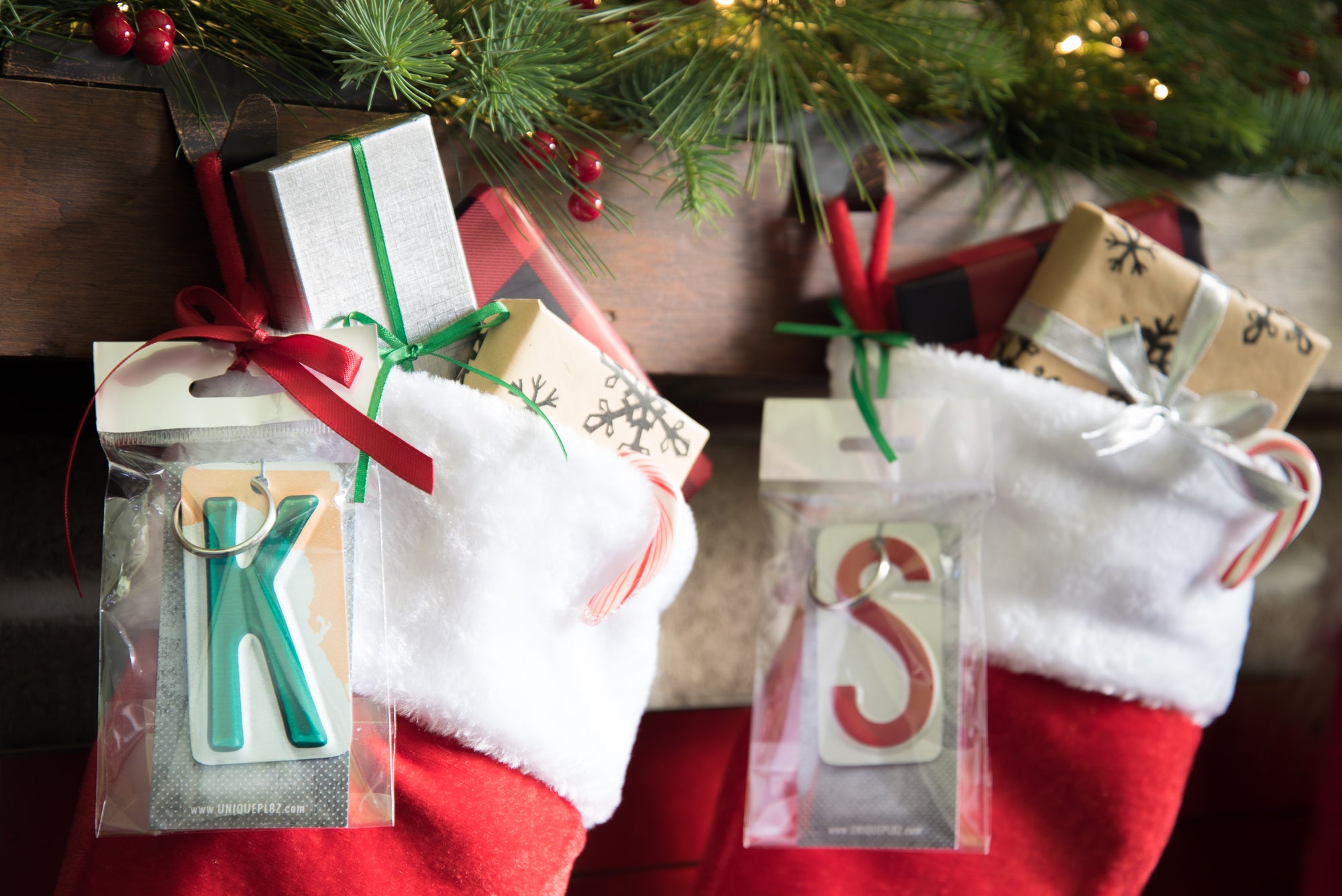 LETTER I KEY CHAIN - Unique Pl8z