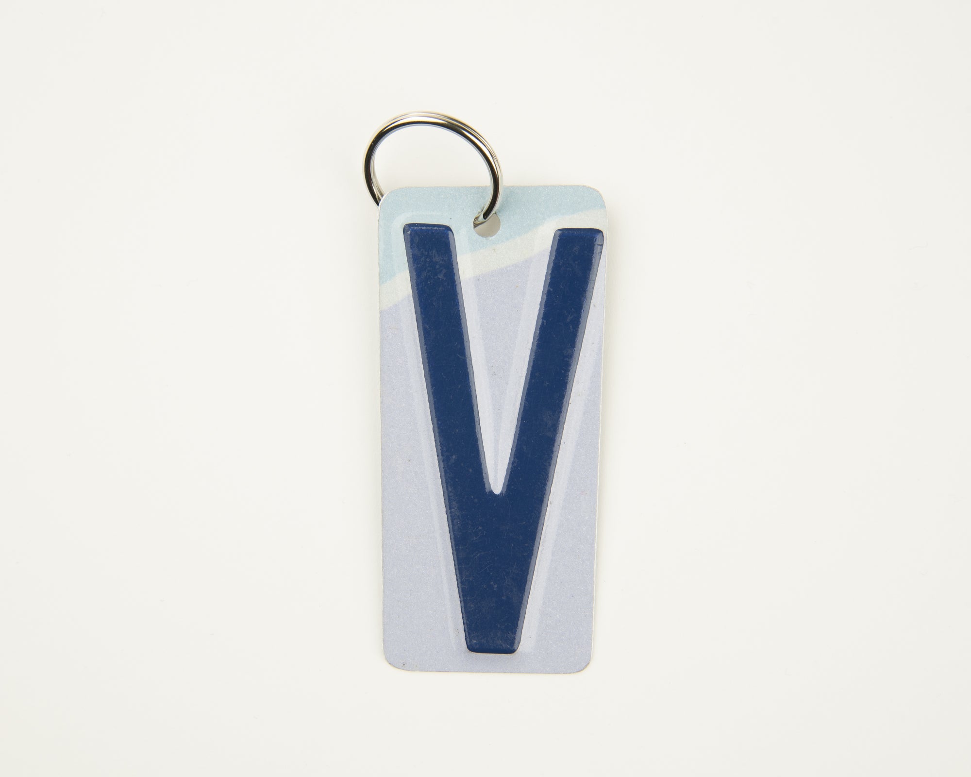 LETTER V KEY CHAIN - Unique Pl8z