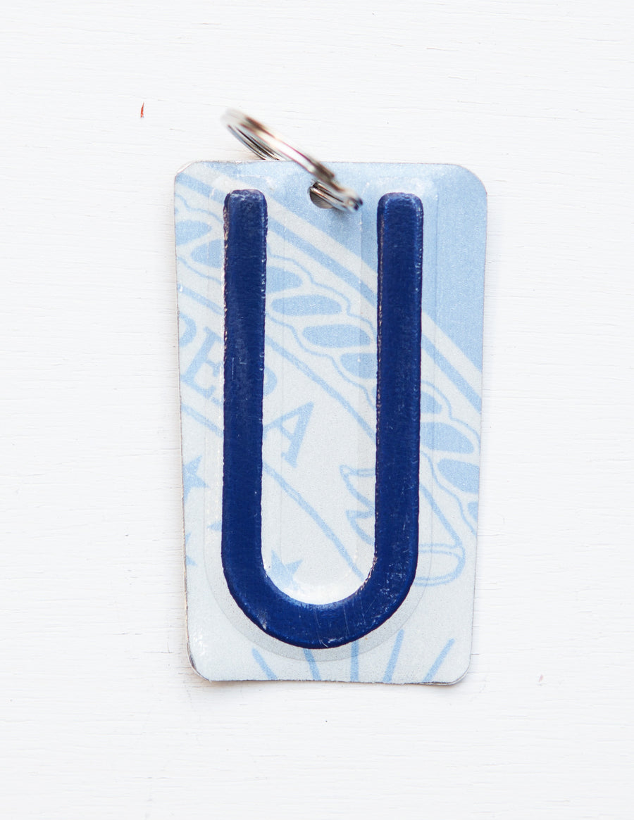 LETTER U KEY CHAIN - Unique Pl8z
